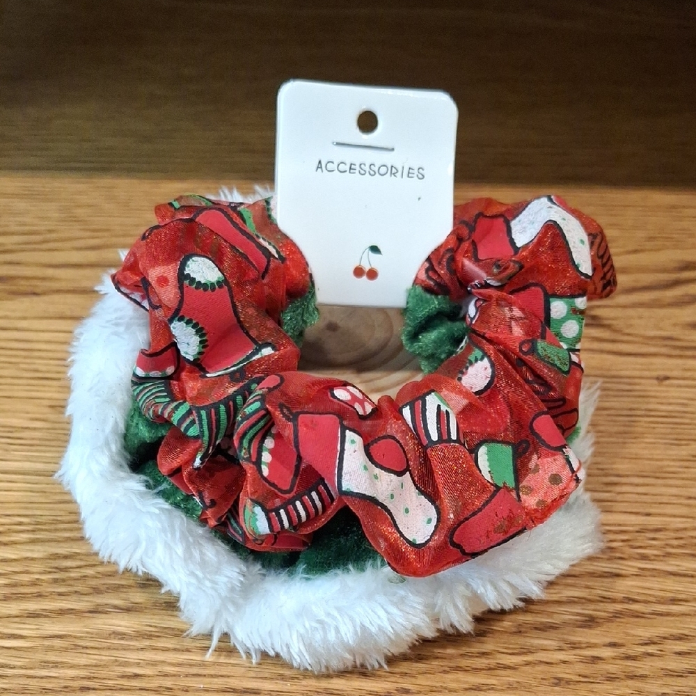 Festive Green & Red Scrunchie Set